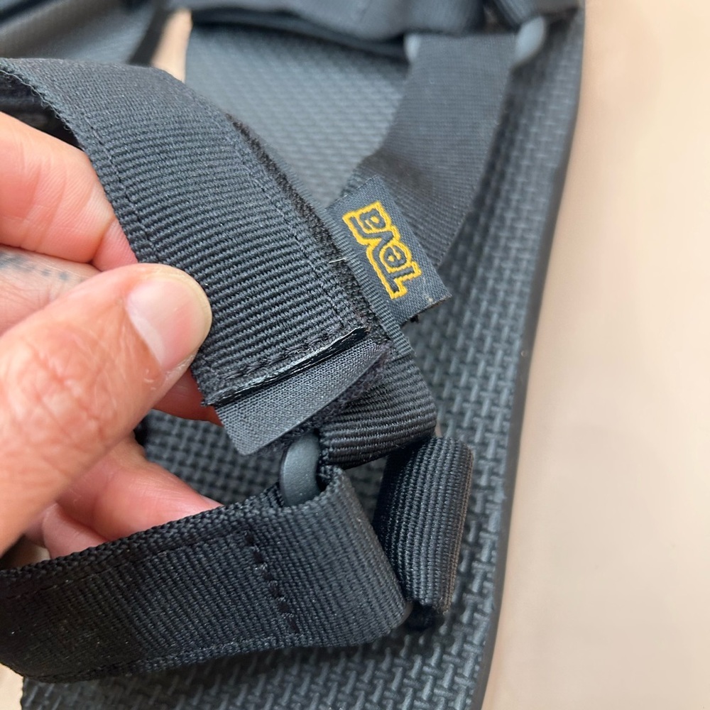 TEVA Mens urban Sandals Size: 12 - Picture 5 of 6